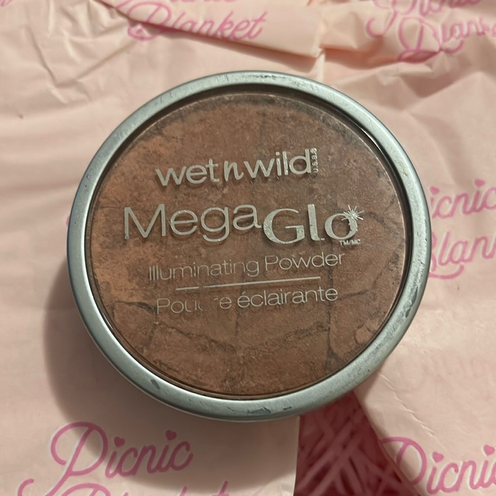 Wet n Wild Mega Glo illuminating Powder 347 Spotlight Peach